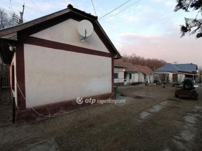 Eladó családi ház Téglás