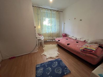Eladó családi ház Dömsöd