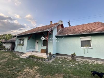 Eladó családi ház Dömsöd