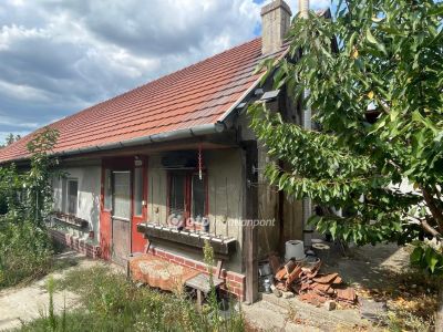 Eladó családi ház Dunaújváros
