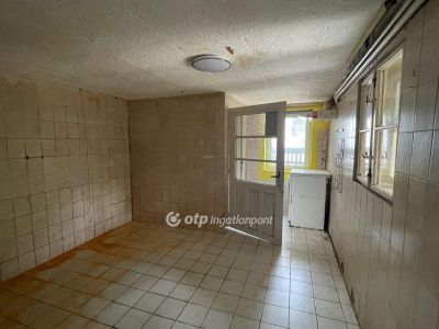 Eladó családi ház Dunaújváros