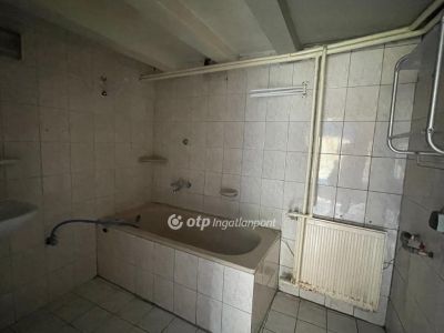 Eladó családi ház Dunaújváros