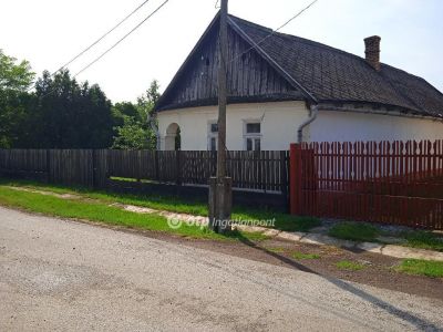 Eladó családi ház Adács