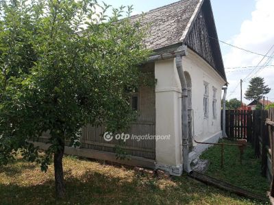 Eladó családi ház Adács