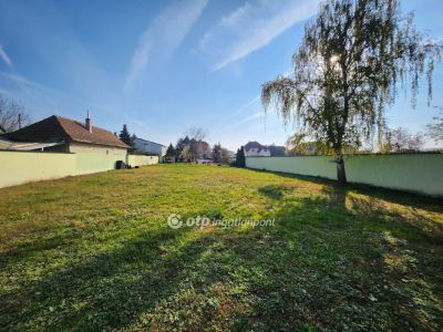 Eladó lakóövezeti telek Budapest
