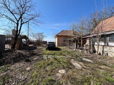Eladó lakóövezeti telek Debrecen
