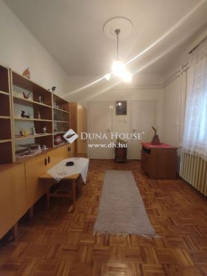 Eladó családi ház Szolnok