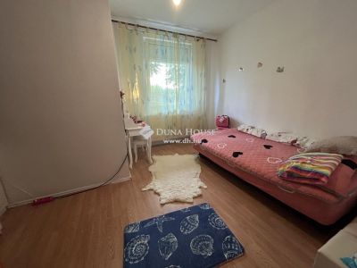 Eladó családi ház Dömsöd