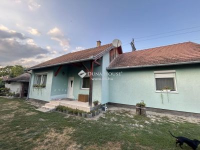 Eladó családi ház Dömsöd