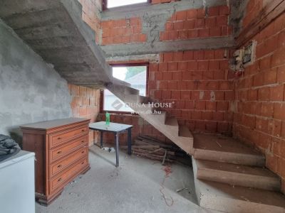Eladó családi ház Tura