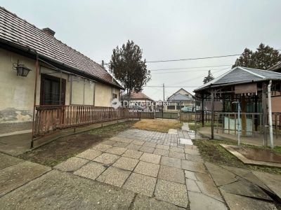 Eladó házrész Vecsés
