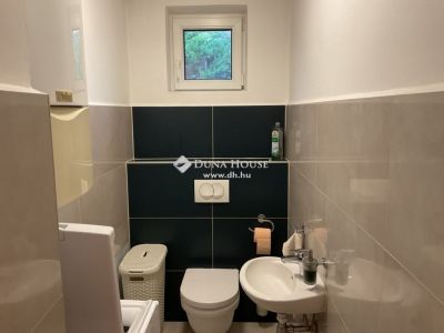 Eladó családi ház Majosháza