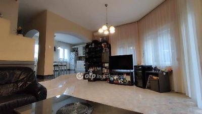 Eladó családi ház Budapest