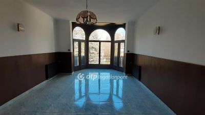 Eladó nyaraló Balatonlelle