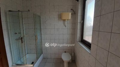 Eladó nyaraló Balatonlelle