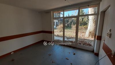 Eladó nyaraló Balatonlelle