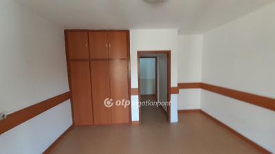 Eladó nyaraló Balatonlelle