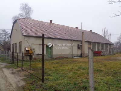 Eladó családi ház Kisláng