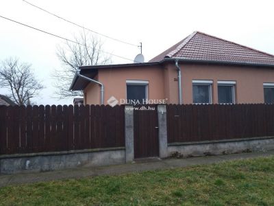 Eladó családi ház Balatonszabadi
