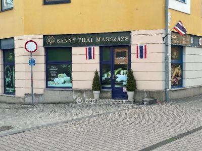 Eladó üzlethelység üzletházban Pécs