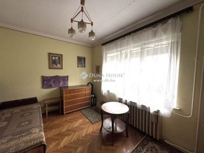 Eladó családi ház Pécs