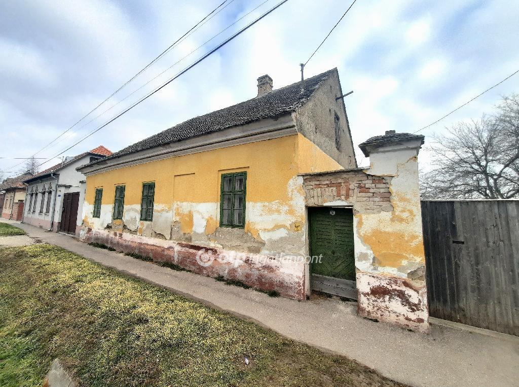 Eladó családi ház Nagykőrös