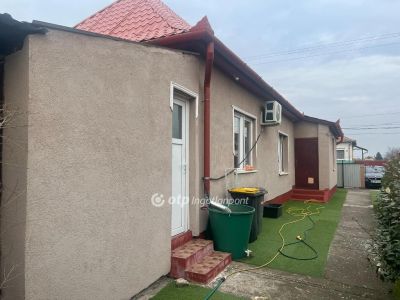 Eladó családi ház Újszász