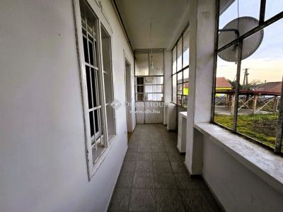 Eladó családi ház Véménd