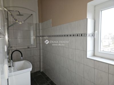 Eladó családi ház Véménd