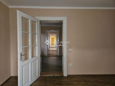 Eladó családi ház Véménd