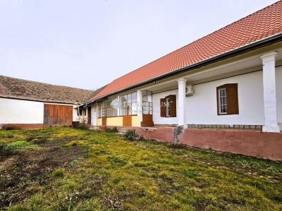 Eladó családi ház Véménd
