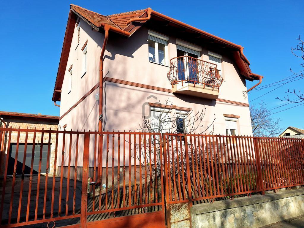 Eladó családi ház Budapest