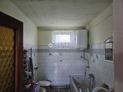 Eladó családi ház Enying