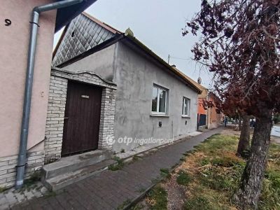 Eladó családi ház Zagyvarékas