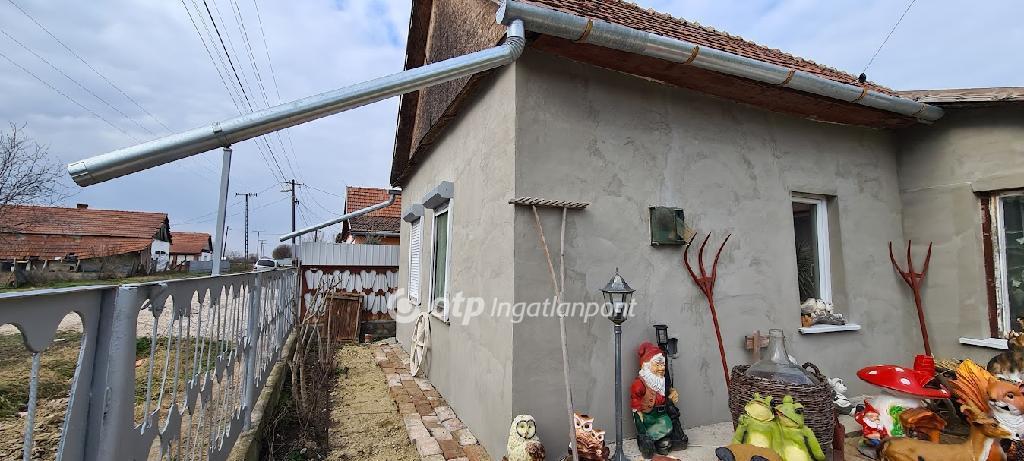 Eladó családi ház Zagyvarékas