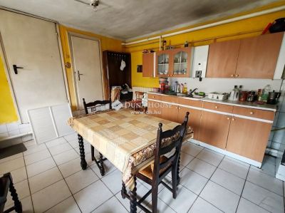 Eladó családi ház Békéscsaba