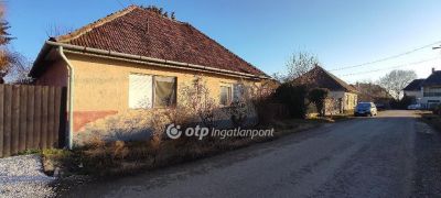 Eladó családi ház Tura