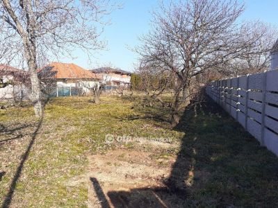 Eladó lakóövezeti telek Siófok