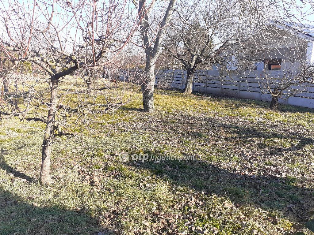 Eladó lakóövezeti telek Siófok