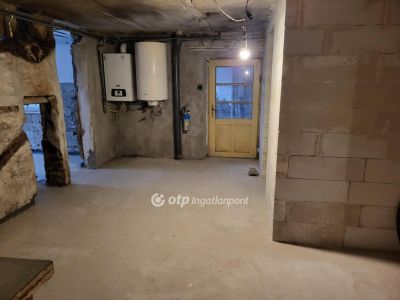 Eladó családi ház Jászberény