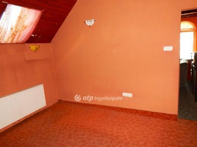 Eladó családi ház Pilisborosjenő