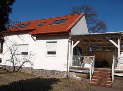 Eladó lakás Gyöngyös