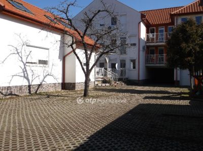 Eladó lakás Gyöngyös