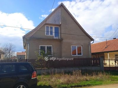 Eladó családi ház Adács