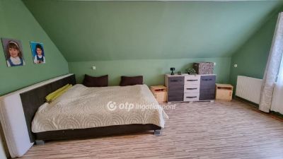 Eladó családi ház Tiszacsege