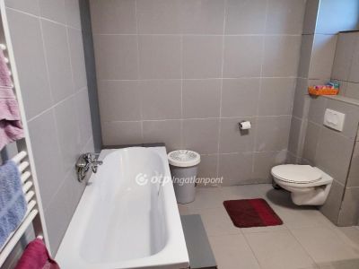 Eladó ikerház Győr