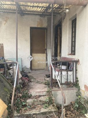 Eladó családi ház Bicske