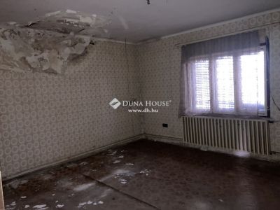Eladó családi ház Bicske