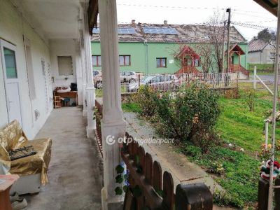 Eladó családi ház Geresdlak