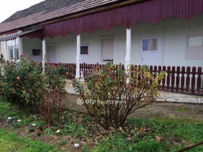 Eladó családi ház Geresdlak